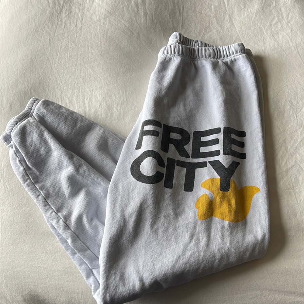 Free city joggers